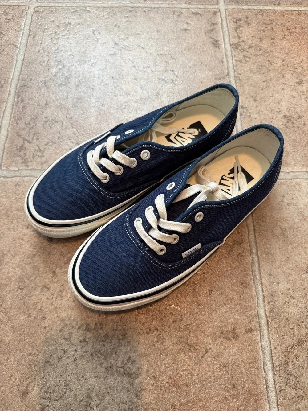 Vans premium authentic low top canvas sneakers. New! Size U.S.